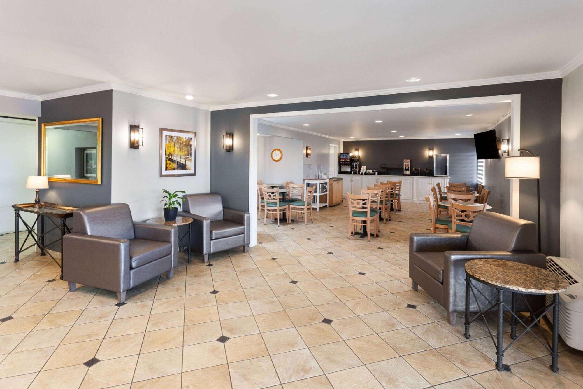 La Quinta Inn By Wyndham Cleveland Independence Exterior foto
